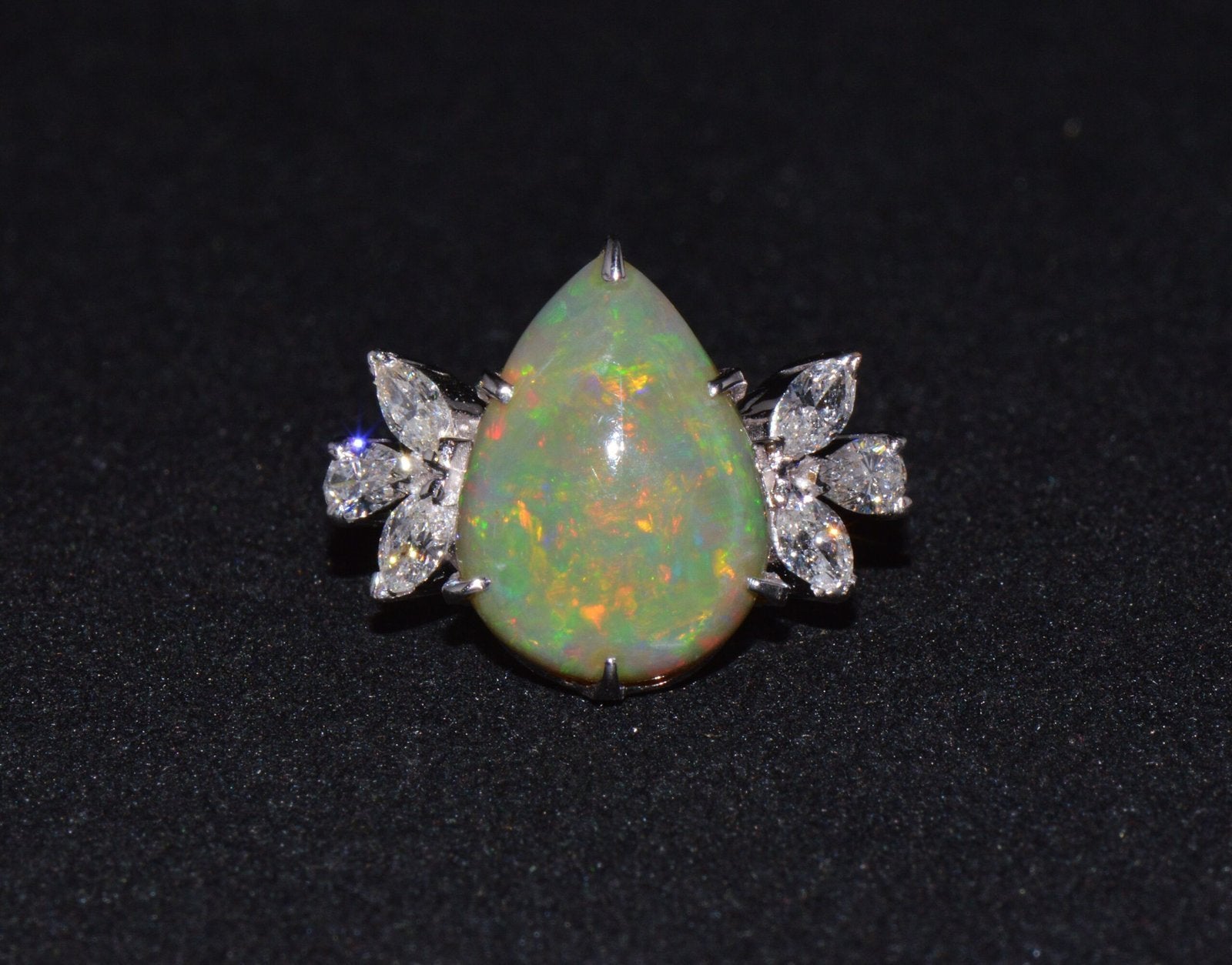 Certified Natural 4.66Cts VS F Diamond Green Opal 18K Solid Gold Cocktail Ring