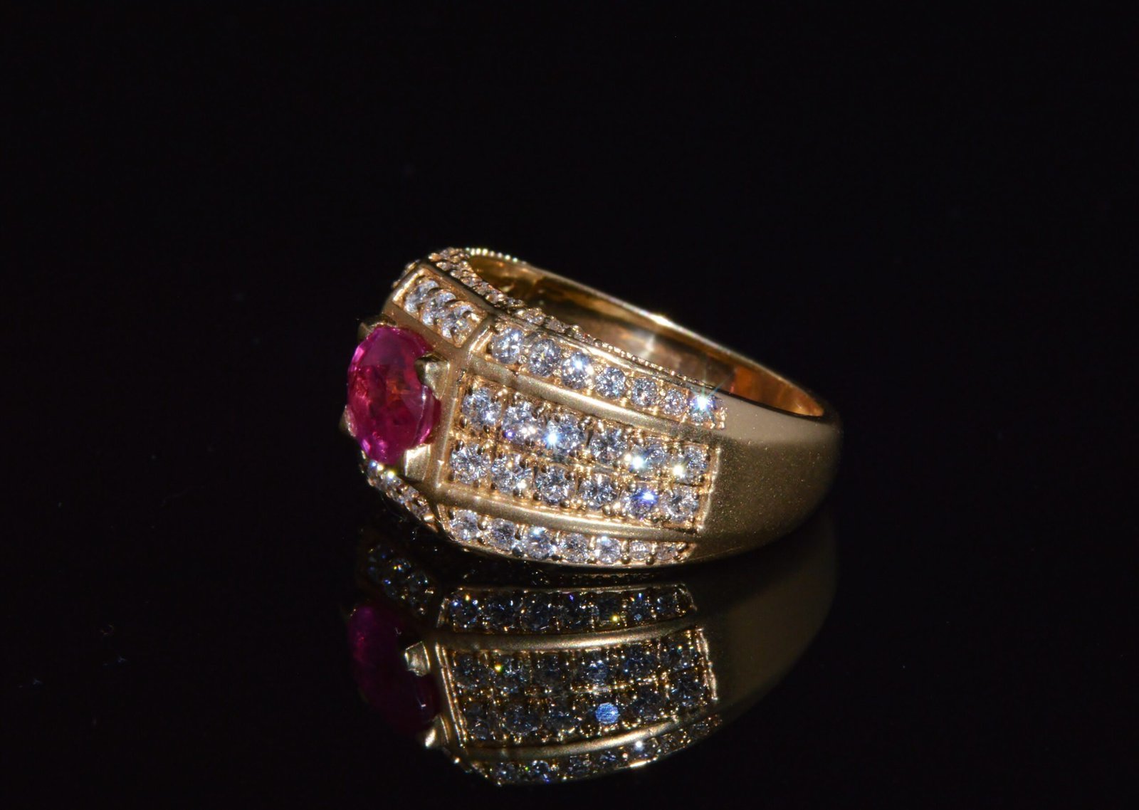 Certified Natural 2.81Cts VS F Diamond Vivid Red Ruby 18K Solid Gold Cigar Ring Band