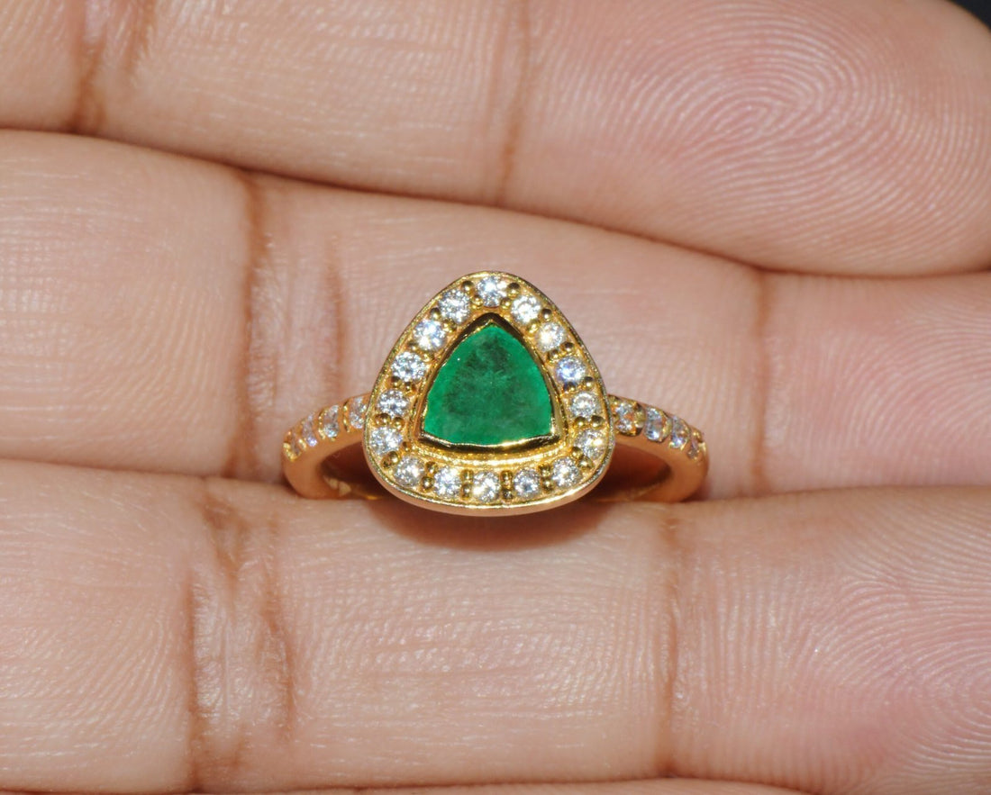 Certified Natural 1.25CTS VS F Diamond Colombian Emerald 18K Solid Gold Halo Ring