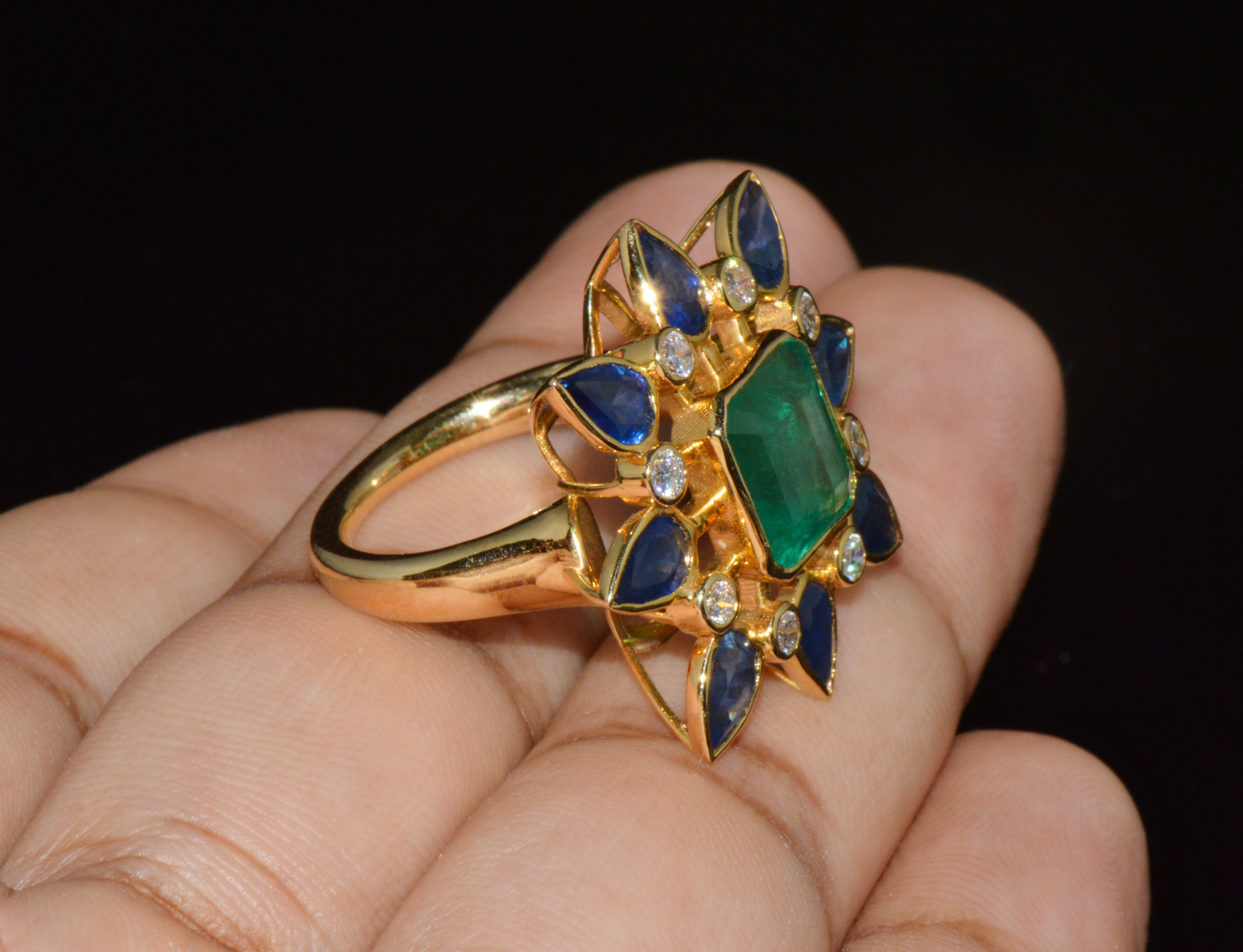 GIA Certified 8.20Cts Emerald Sapphire & Diamond 18K Gold Cocktail Ring