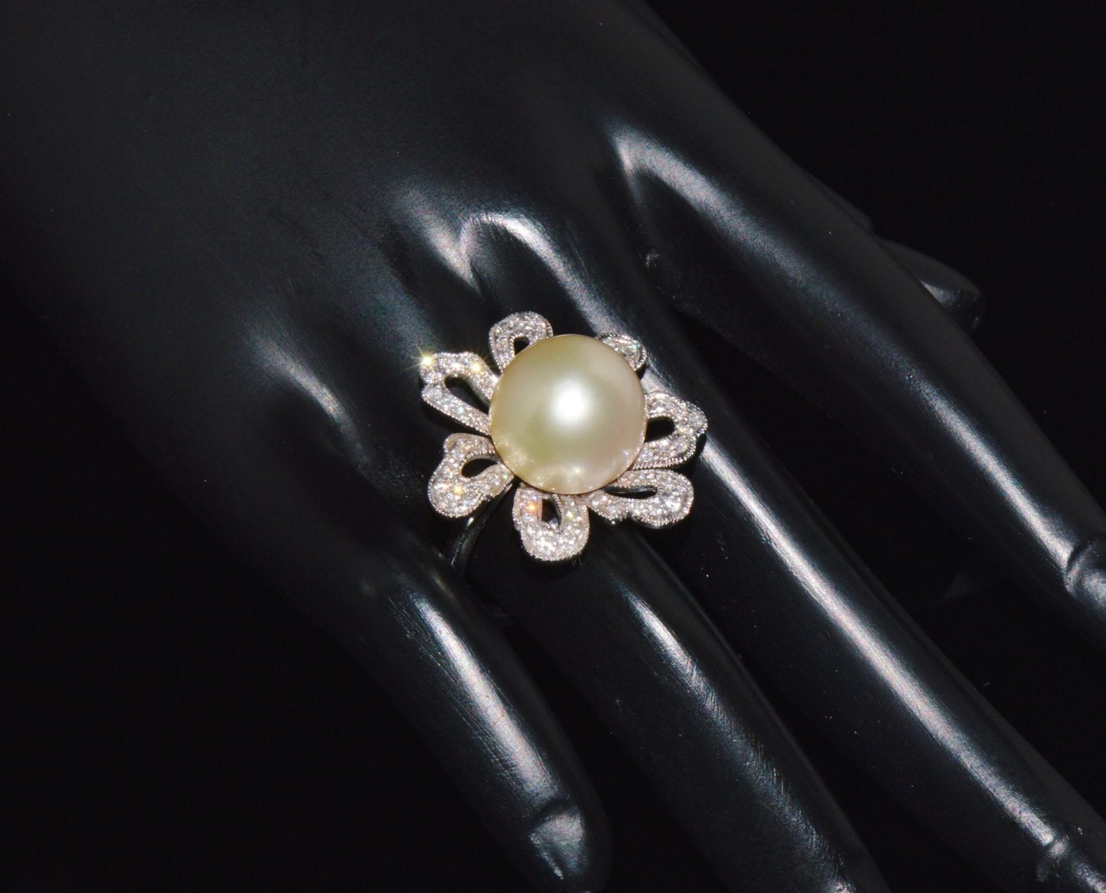 Certified Natural 0.88Cts VS F Diamond 14MM South Sea Pearl 18K Solid Gold Floral Ring