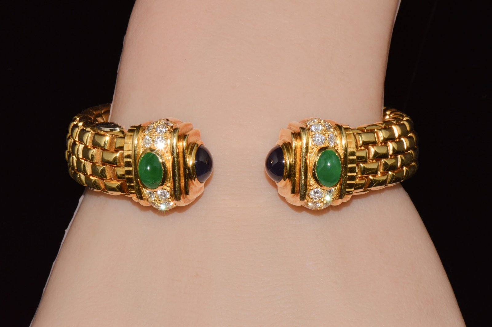 Vintage FOPE Flex’it Natural 5.20CT Diamond Sapphire Emerald 18K Gold Open Cuff Bracelet