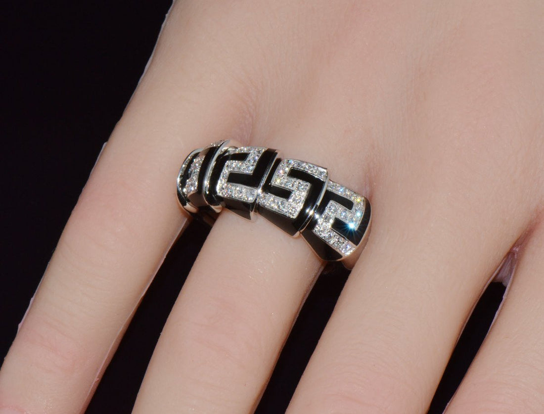 Vintage Roberto Coin Cobra 0.40CT Diamond Articulating Ring in Solid 18K White Gold