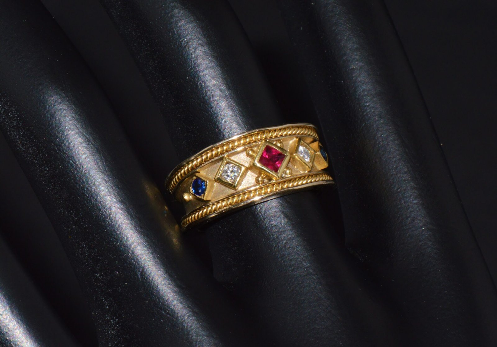 Gorgeous Natural Diamond Ruby Sapphire 18K 750 Solid Gold Byzantine Beaded Greek Ring Band