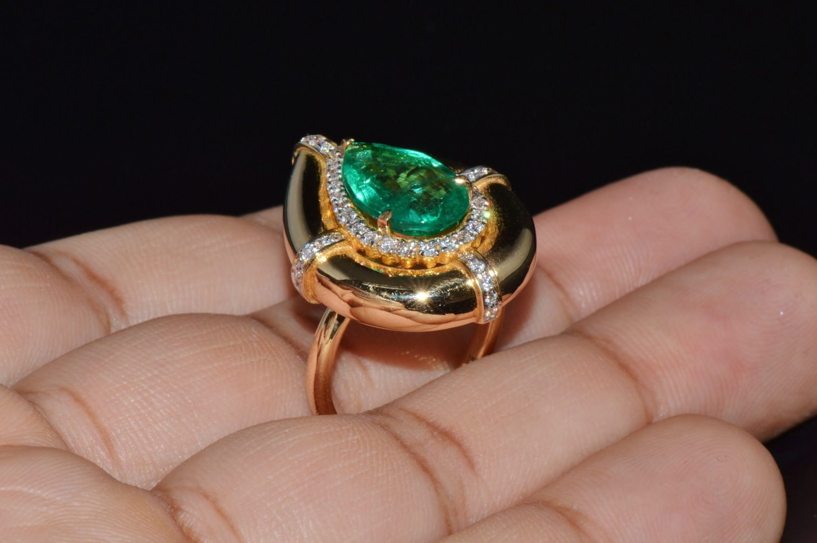 GIA Certified Natural 3.94CTS VS F Diamond Emerald 18K Solid Gold Cocktail Ring