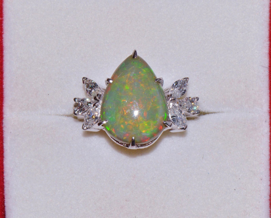 Certified Natural 4.66Cts VS F Diamond Green Opal 18K Solid Gold Cocktail Ring