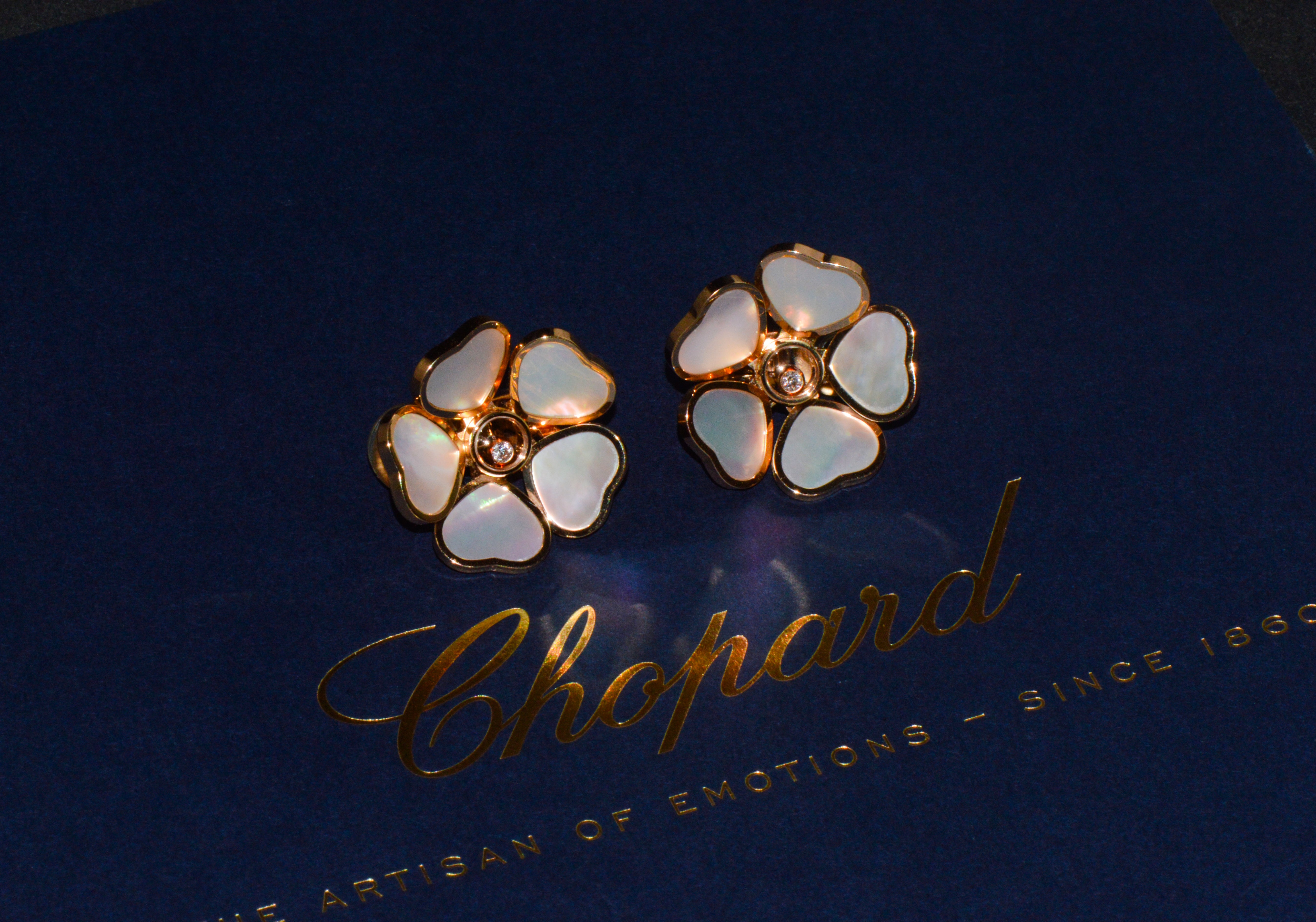 Chopard Happy Hearts Flowers Diamond Mother of Pearl 18K Rose Gold Earrings