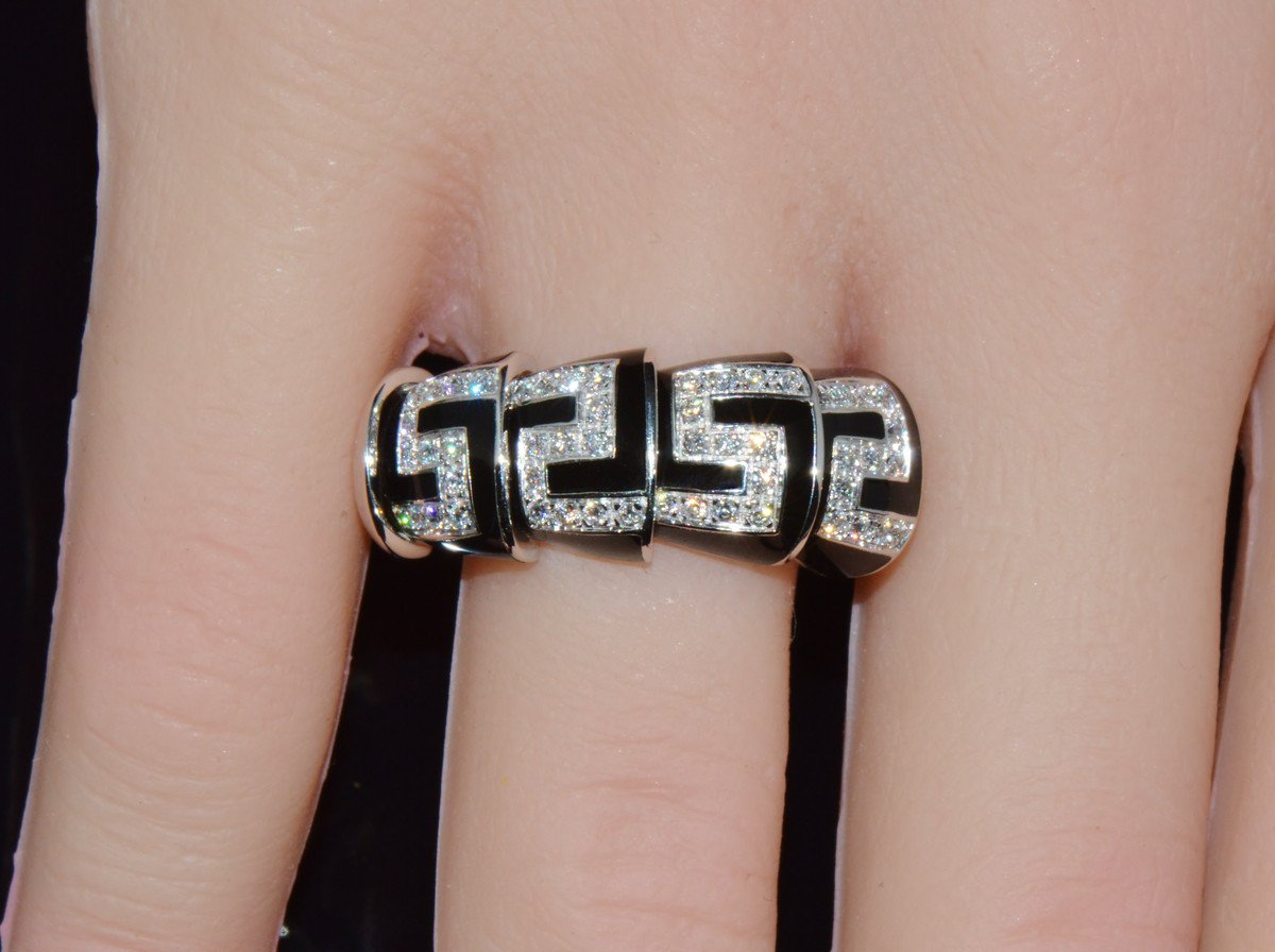 Vintage Roberto Coin Cobra 0.40CT Diamond Articulating Ring in Solid 18K White Gold
