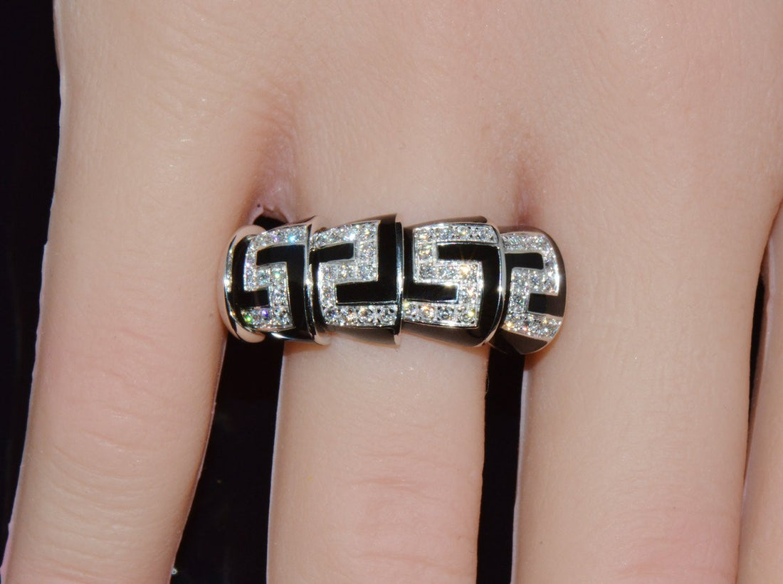 Vintage Roberto Coin Cobra 0.40CT Diamond Articulating Ring in Solid 18K White Gold