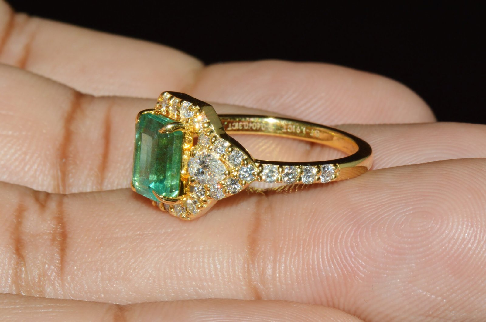 Certified Natural 2.82CTS Emerald Diamond Solid 18K Yellow Gold Halo Ring
