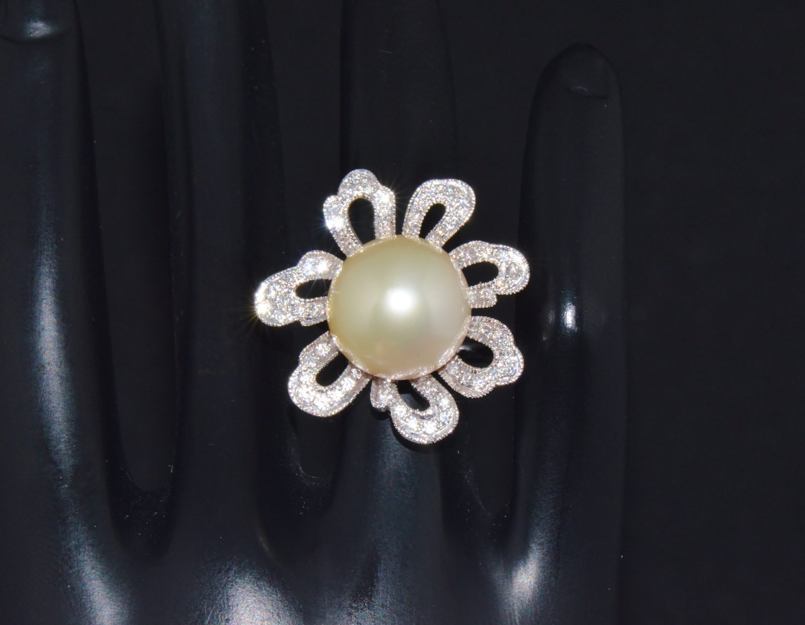 Certified Natural 0.88Cts VS F Diamond 14MM South Sea Pearl 18K Solid Gold Floral Ring