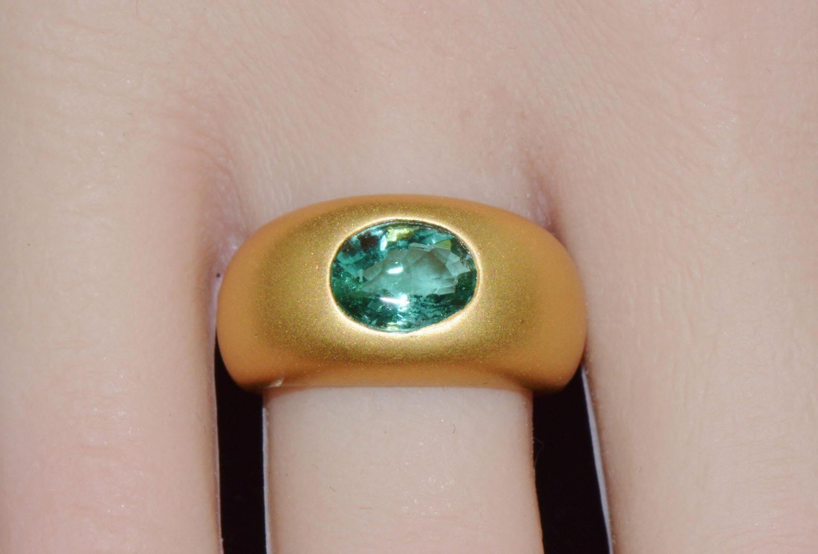 Certified Natural 1.62CTS Emerald Solid 18K Gold Dome Ring