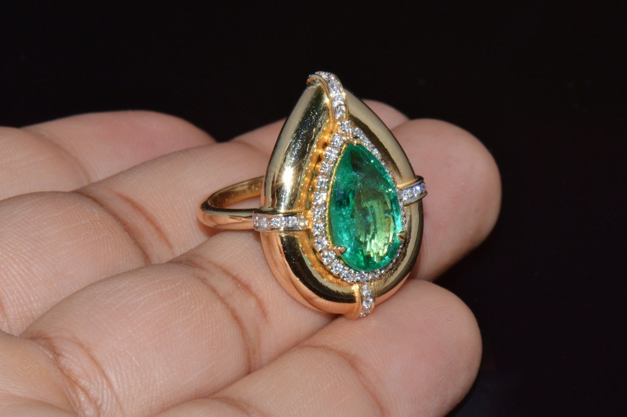 GIA Certified Natural 3.94CTS VS F Diamond Emerald 18K Solid Gold Cocktail Ring