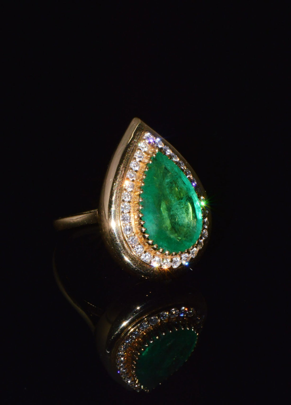GIA Certified Natural 6.46CTS VS F Diamond Emerald 18K Solid Gold Halo Domed Ring