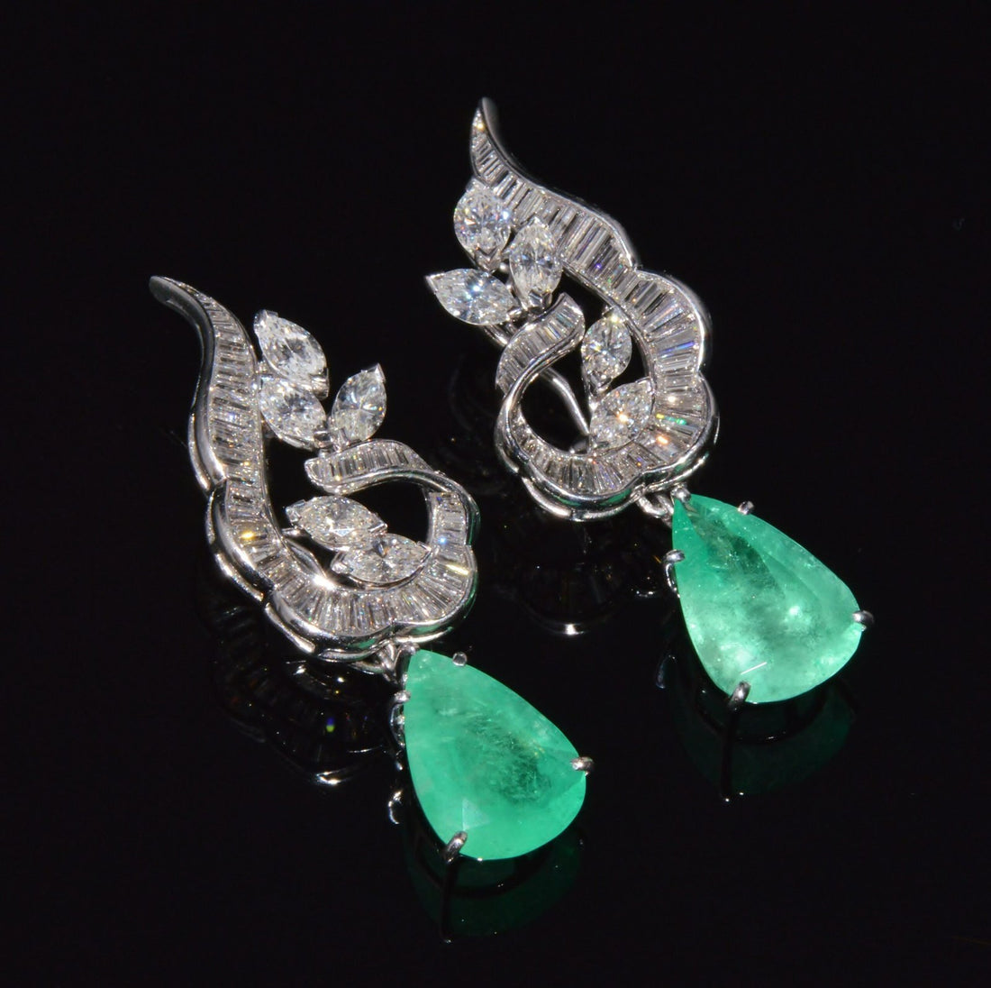 GIA Natural 23.23CTS VS F Diamond Colombian Emerald 18K Gold 900 Platinum 2-IN-1 Cluster Dangle Earrings