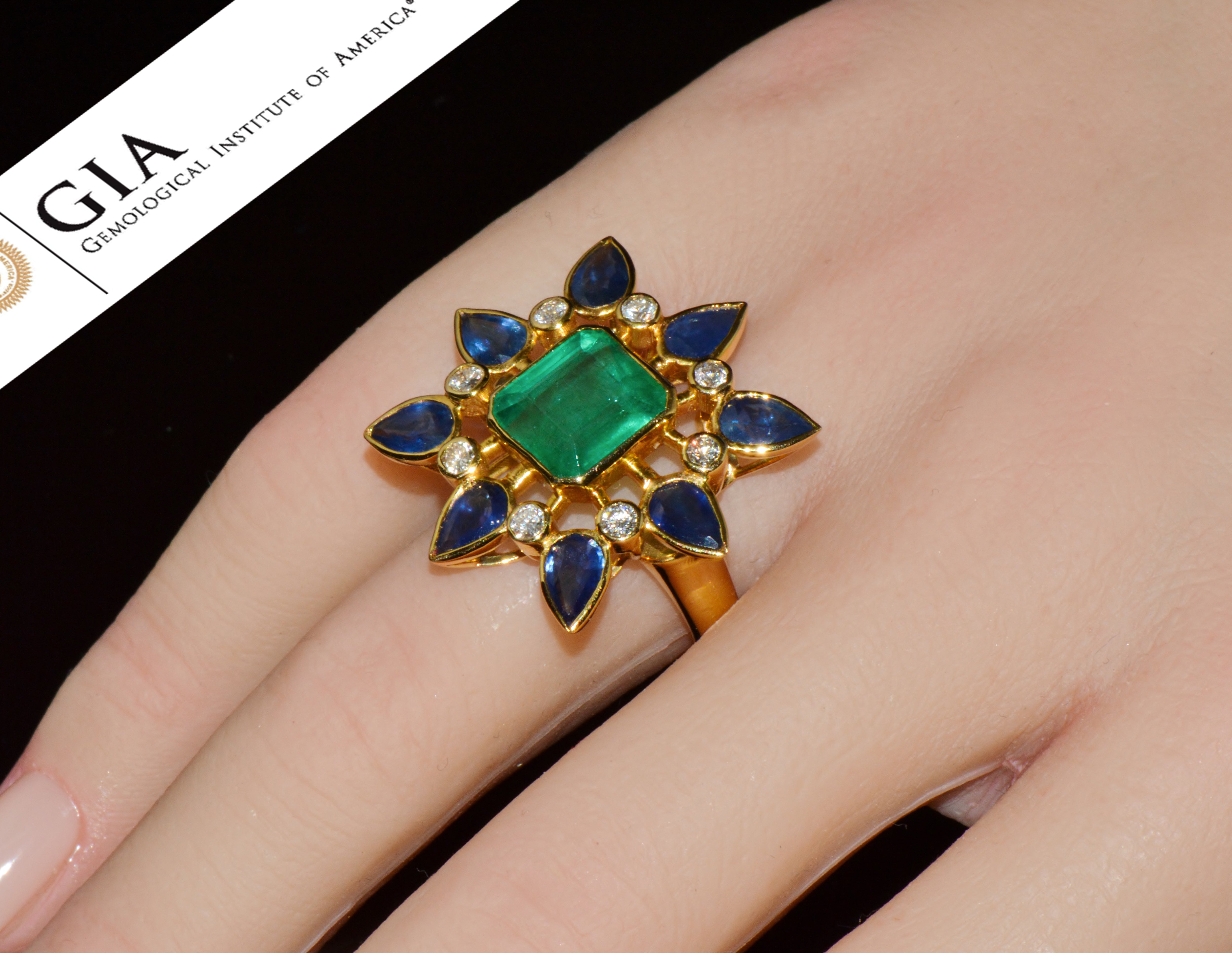 GIA Certified 8.20Cts Emerald Sapphire & Diamond 18K Gold Cocktail Ring