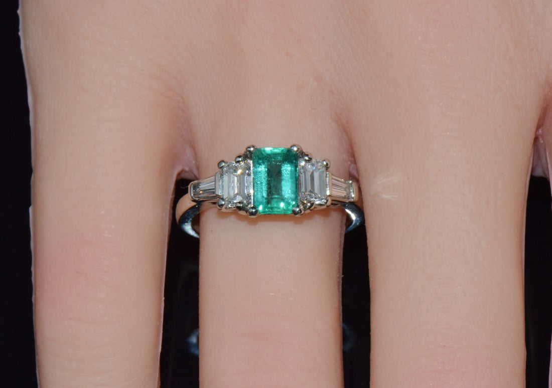 Certified Natural 2.08CTS VS F Diamond Emerald Platinum Five Stone Ring