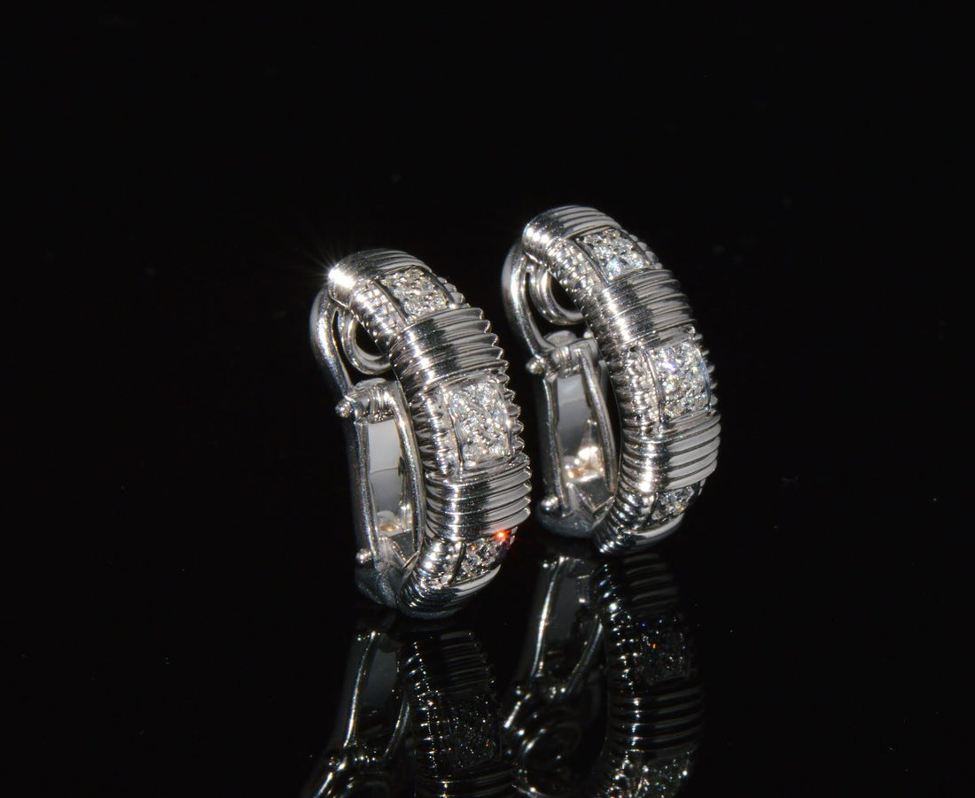 Authentic Roberto Coin Natural 0.30Cts Diamond Appassionata 18K White Gold Huggie Hoop Earrings