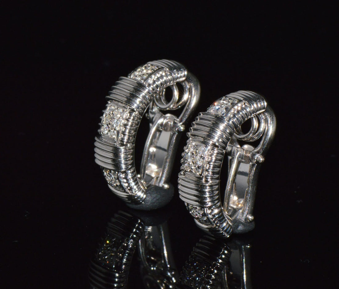 Authentic Roberto Coin Natural 0.30Cts Diamond Appassionata 18K White Gold Huggie Hoop Earrings
