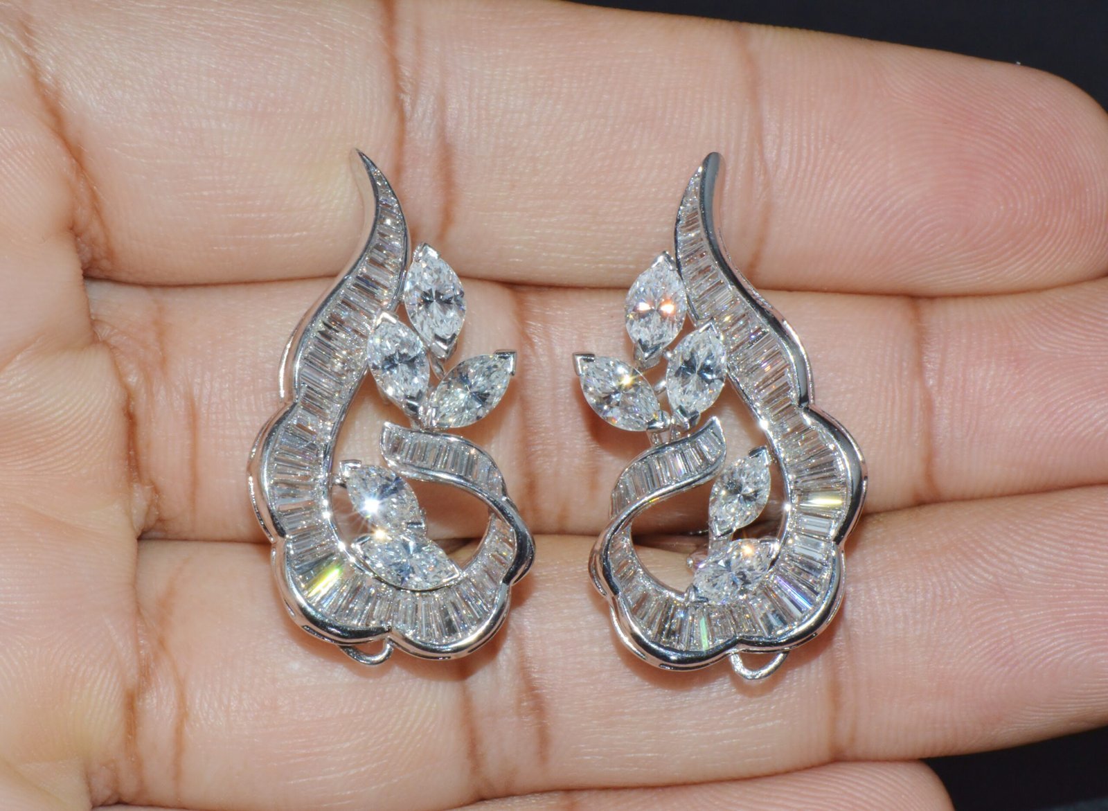 GIA Natural 23.23CTS VS F Diamond Colombian Emerald 18K Gold 900 Platinum 2-IN-1 Cluster Dangle Earrings
