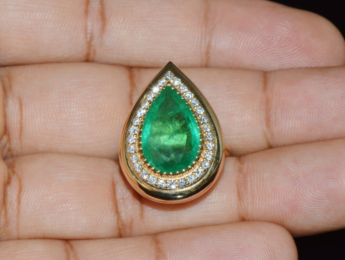 GIA Certified Natural 6.46CTS VS F Diamond Emerald 18K Solid Gold Halo Domed Ring