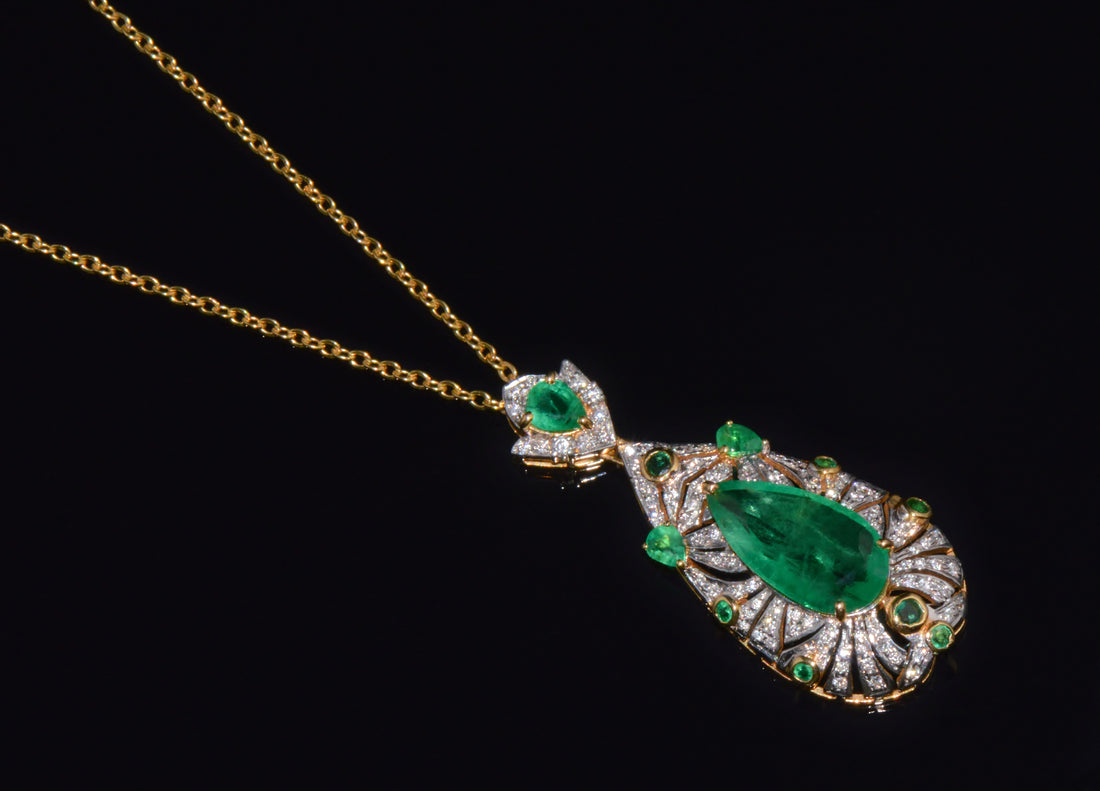 GIA Natural 4.10Cts Emerald Diamond Solid 18K Gold Pendant Necklace