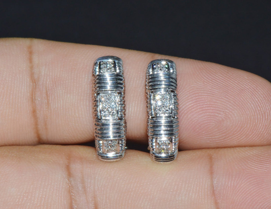 Authentic Roberto Coin Natural 0.30Cts Diamond Appassionata 18K White Gold Huggie Hoop Earrings
