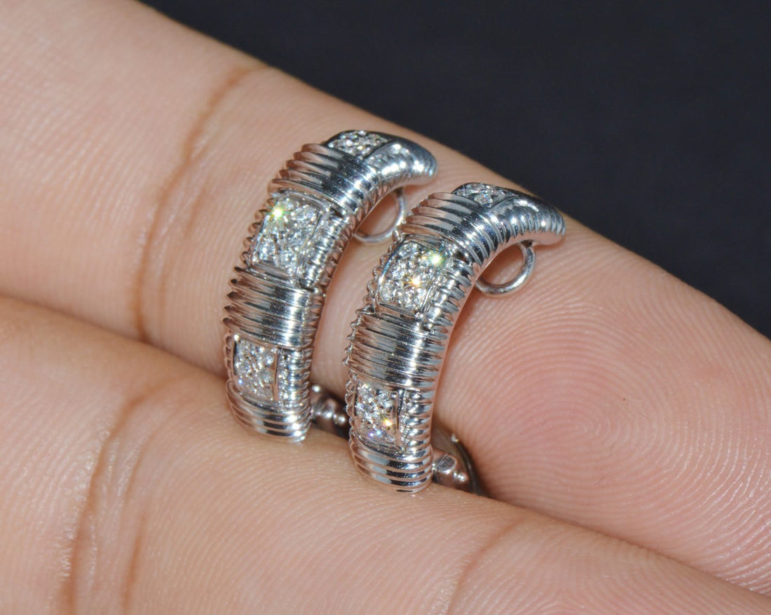 Authentic Roberto Coin Natural 0.30Cts Diamond Appassionata 18K White Gold Huggie Hoop Earrings