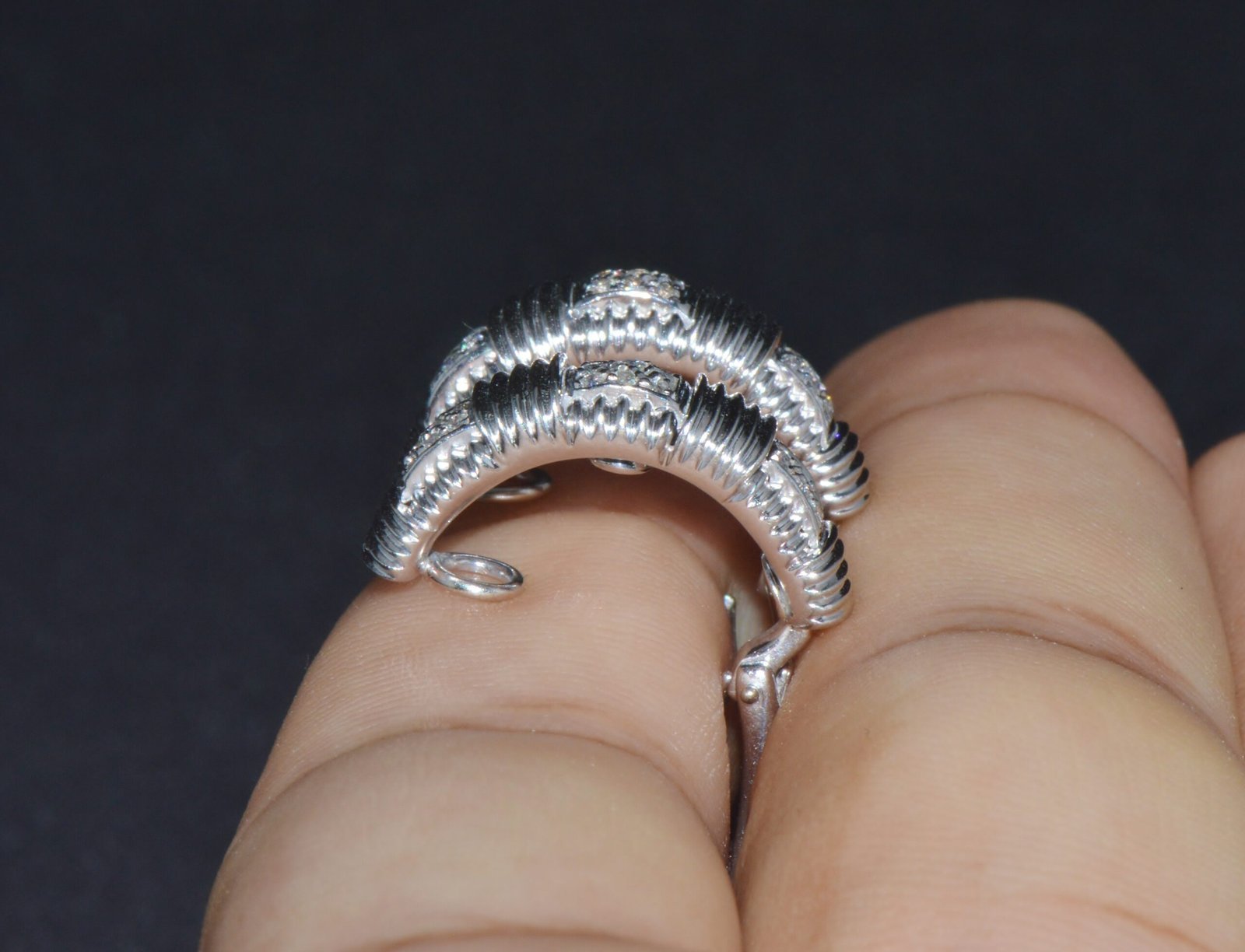 Authentic Roberto Coin Natural 0.30Cts Diamond Appassionata 18K White Gold Huggie Hoop Earrings