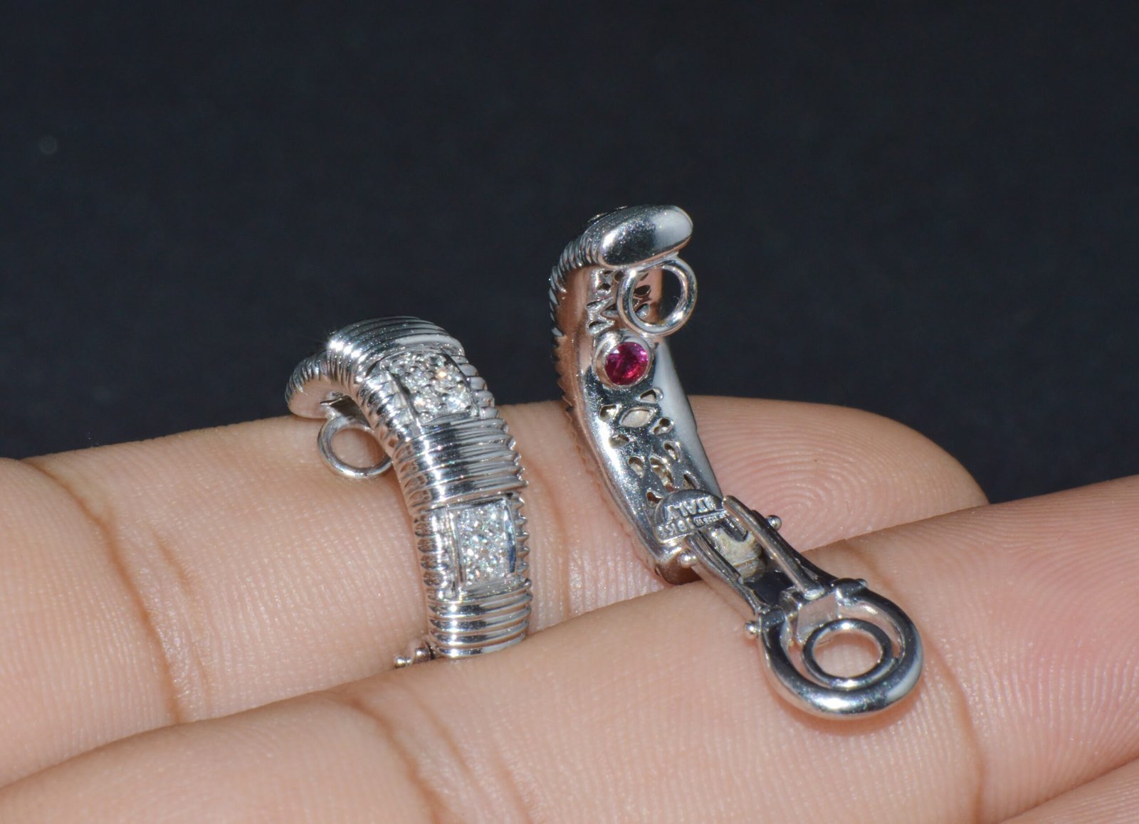 Authentic Roberto Coin Natural 0.30Cts Diamond Appassionata 18K White Gold Huggie Hoop Earrings
