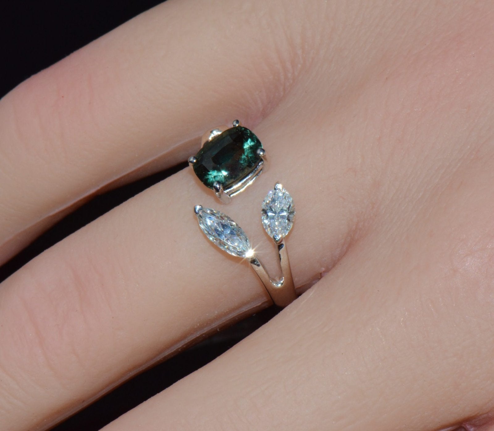 GIA Natural 2.10Cts VS F Diamond Unheated Bluish Green Sapphire 18K Gold Toi et Moi Bypass Ring