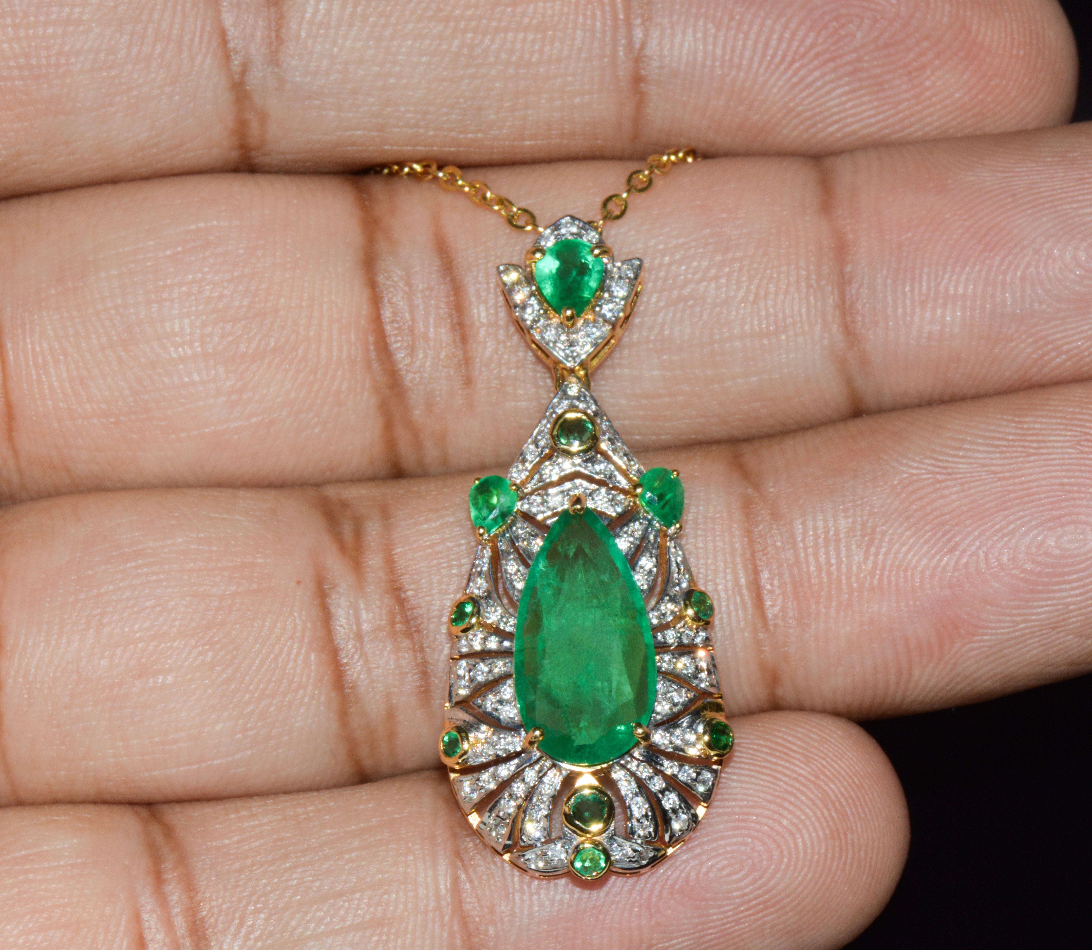 GIA Natural 4.10Cts Emerald Diamond Solid 18K Gold Pendant Necklace