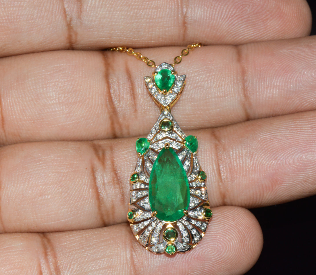 GIA Natural 4.10Cts Emerald Diamond Solid 18K Gold Pendant Necklace