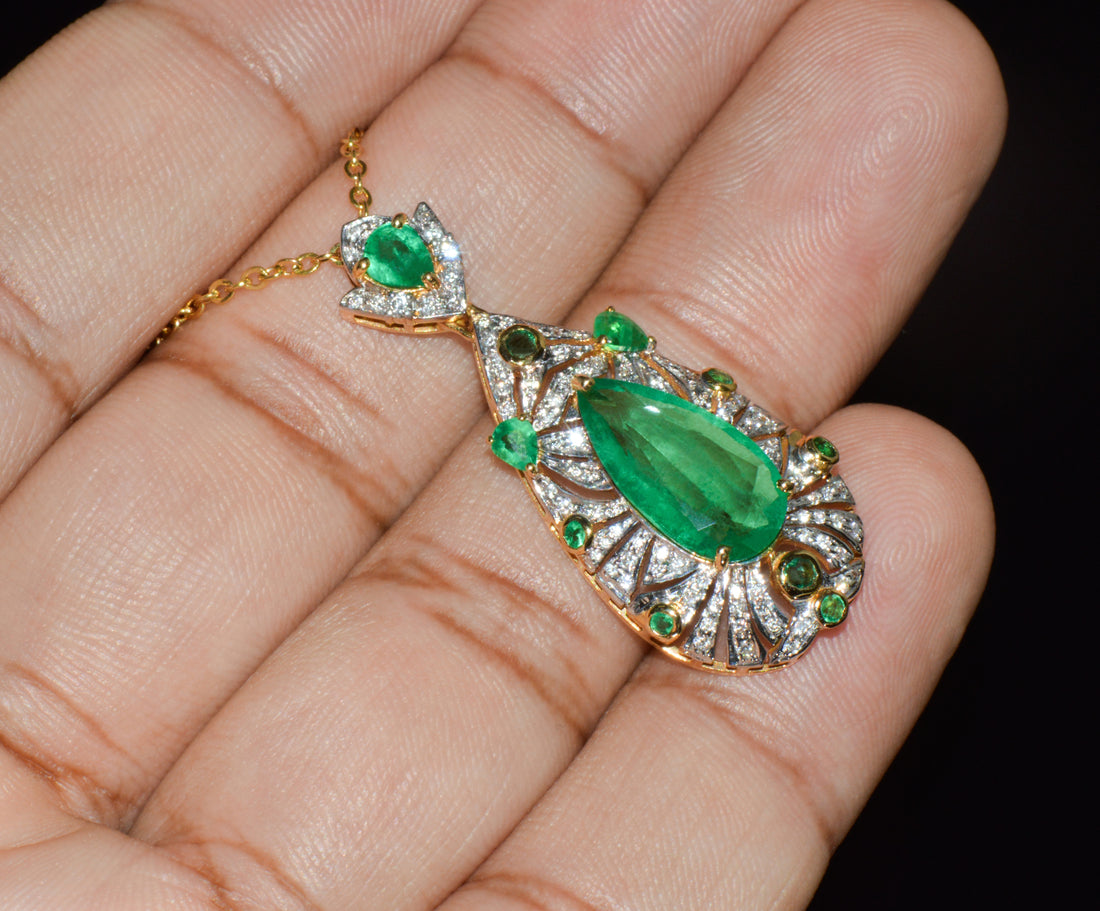 GIA Natural 4.10Cts Emerald Diamond Solid 18K Gold Pendant Necklace