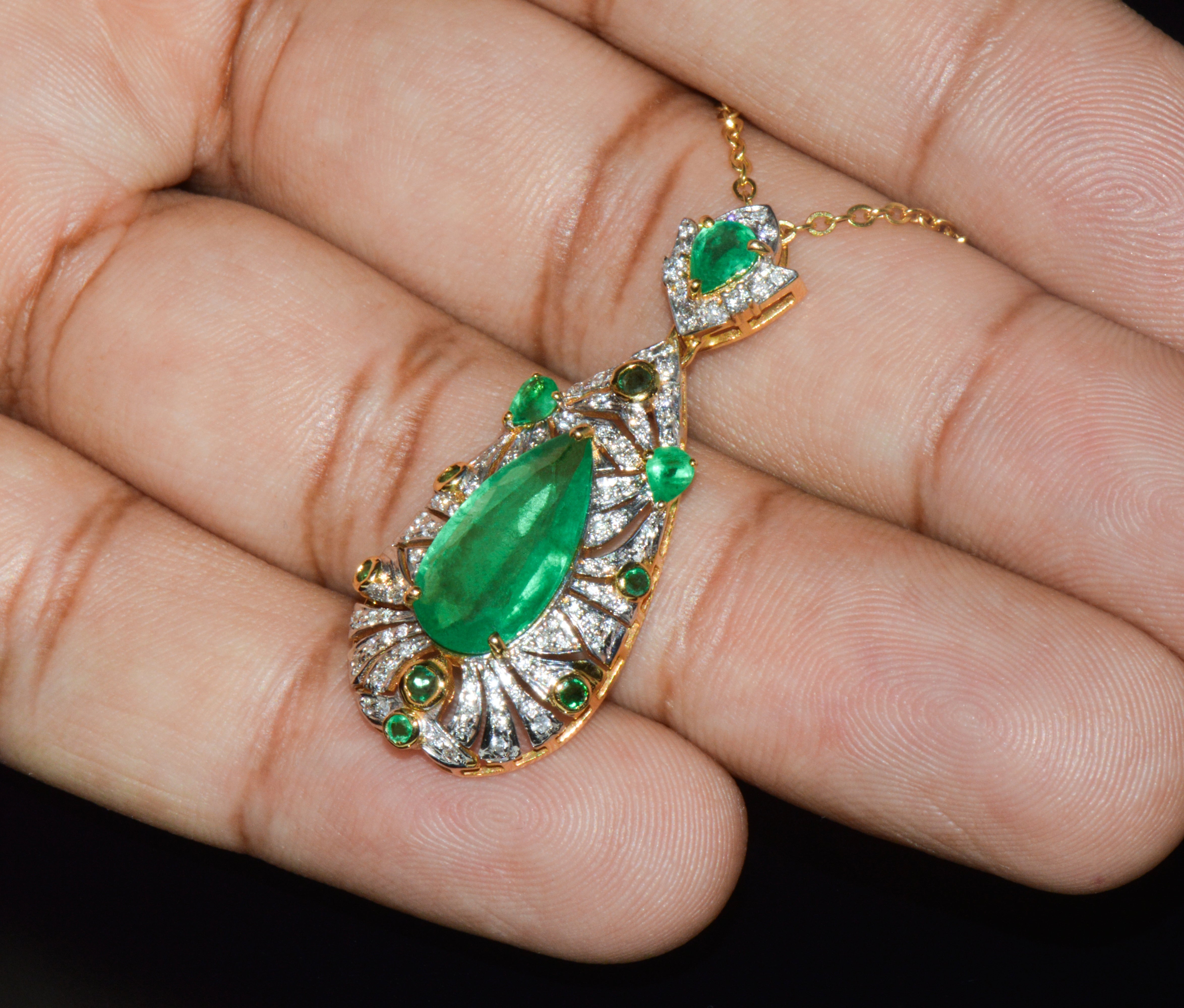 GIA Natural 4.10Cts Emerald Diamond Solid 18K Gold Pendant Necklace