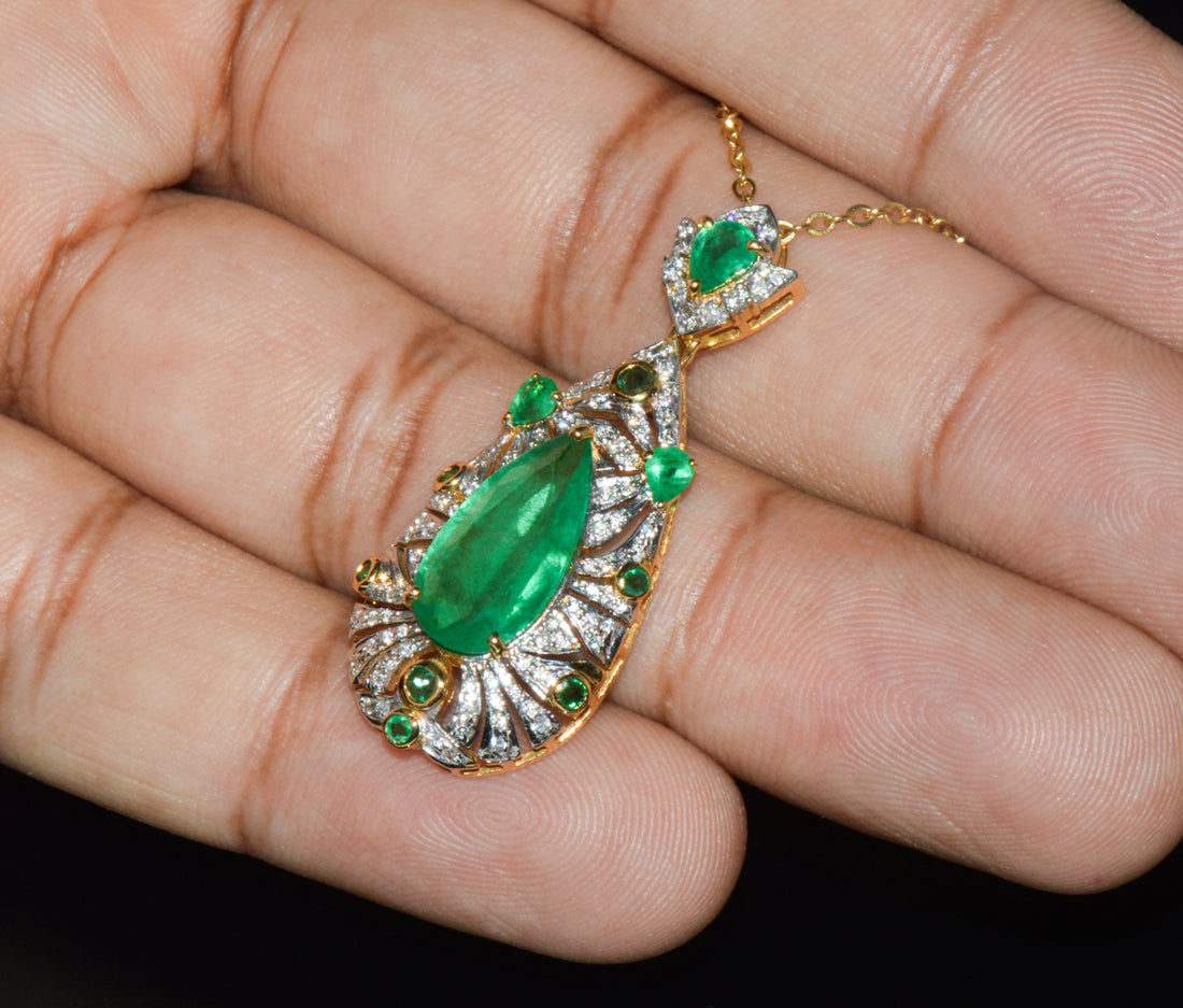 GIA Natural 4.10Cts Emerald Diamond Solid 18K Gold Pendant Necklace