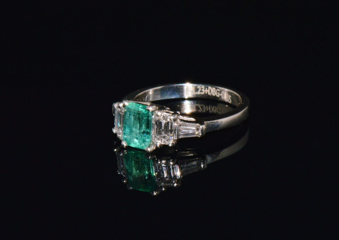Certified Natural 2.08CTS VS F Diamond Emerald Platinum Five Stone Ring
