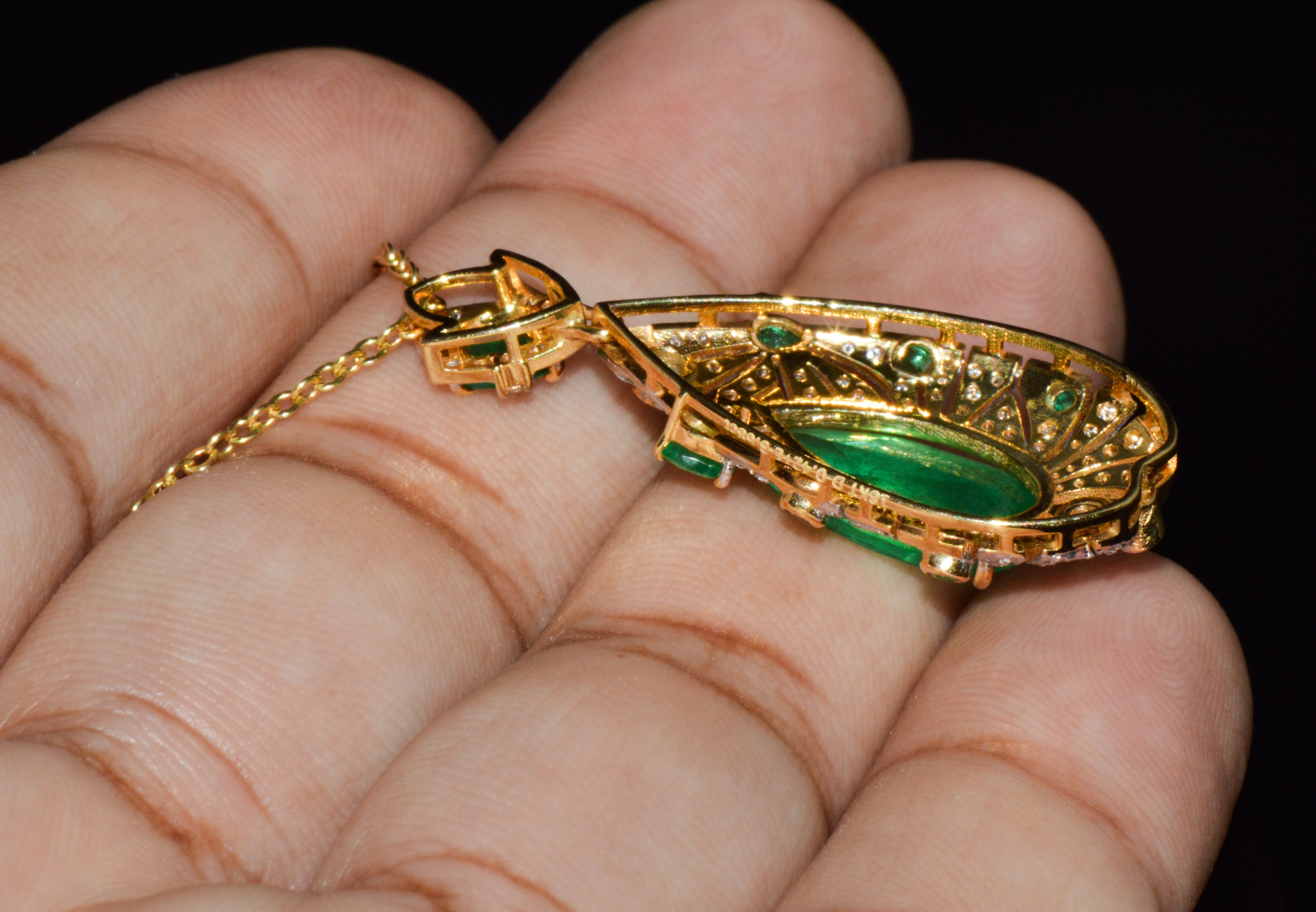 GIA Natural 4.10Cts Emerald Diamond Solid 18K Gold Pendant Necklace