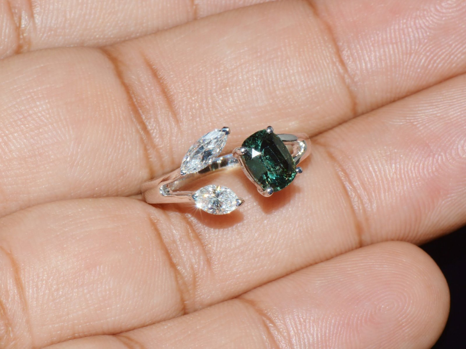 GIA Natural 2.10Cts VS F Diamond Unheated Bluish Green Sapphire 18K Gold Toi et Moi Bypass Ring