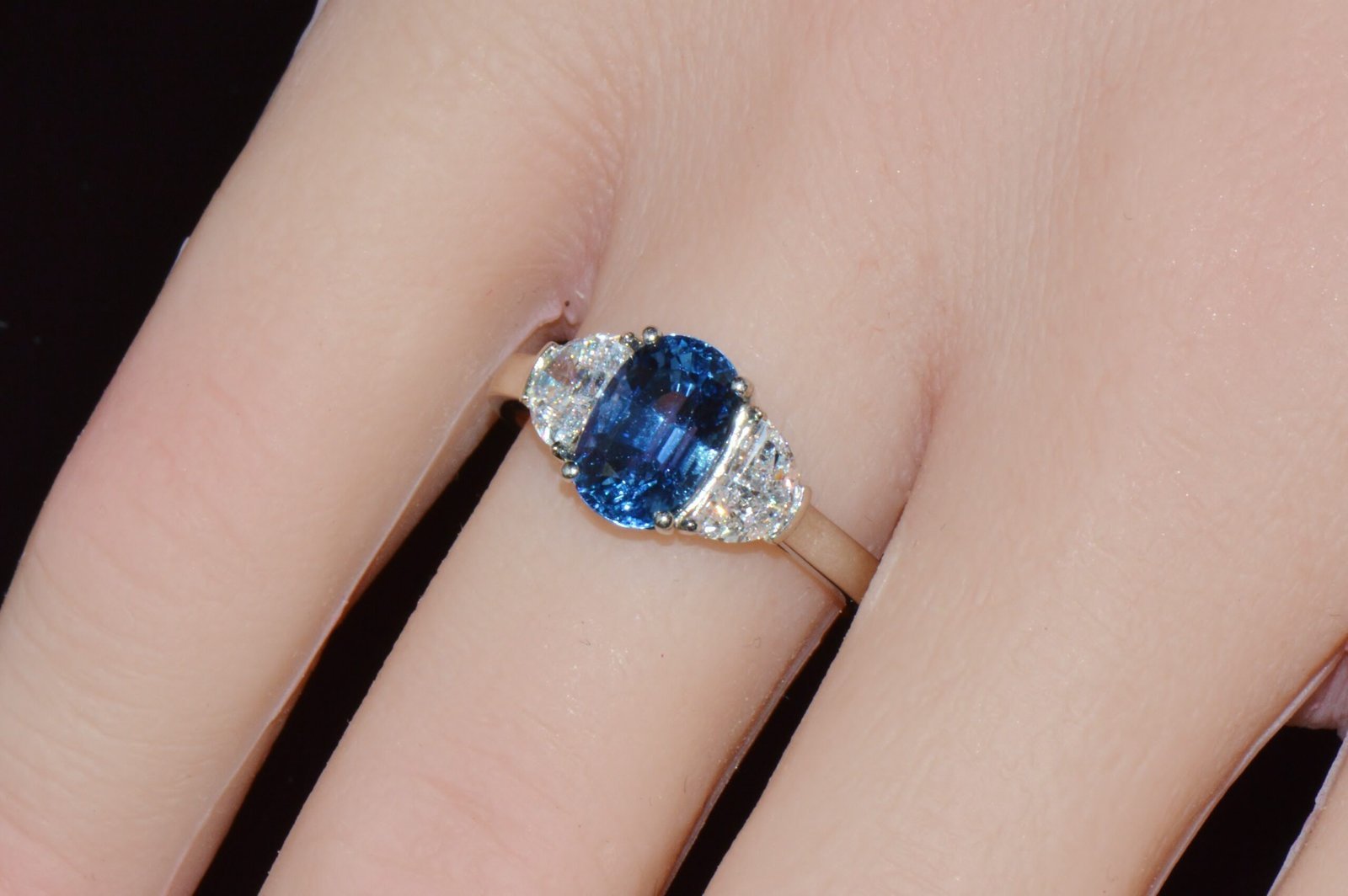 GIA Certified Natural 2.66CTS IF D Diamond Cornflower Blue Sapphire 950 Platinum 3 Stone Ring