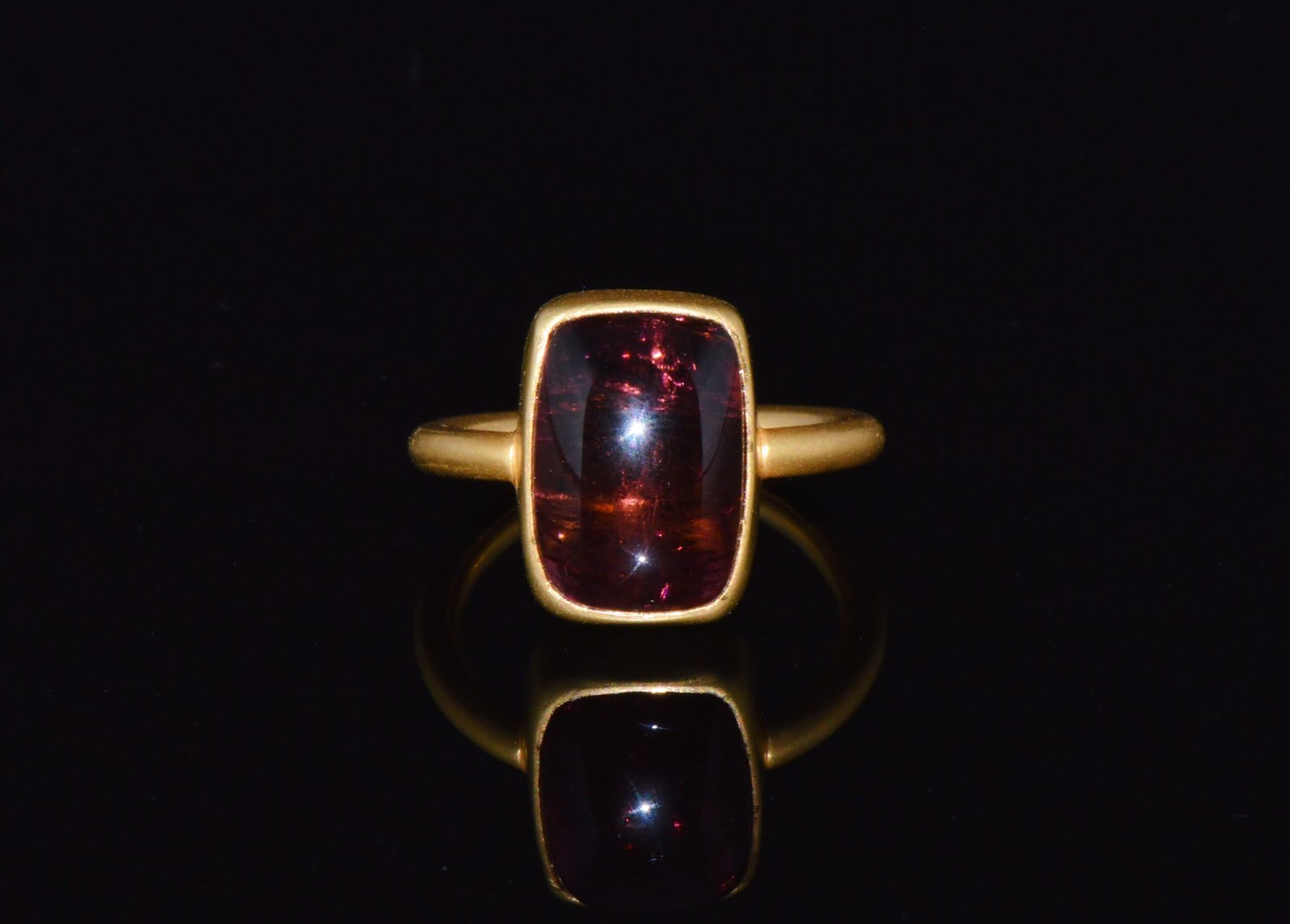 Certified Natural 9.75Cts Rubellite Tourmaline 18K Solid Gold Bezel Stacking Ring