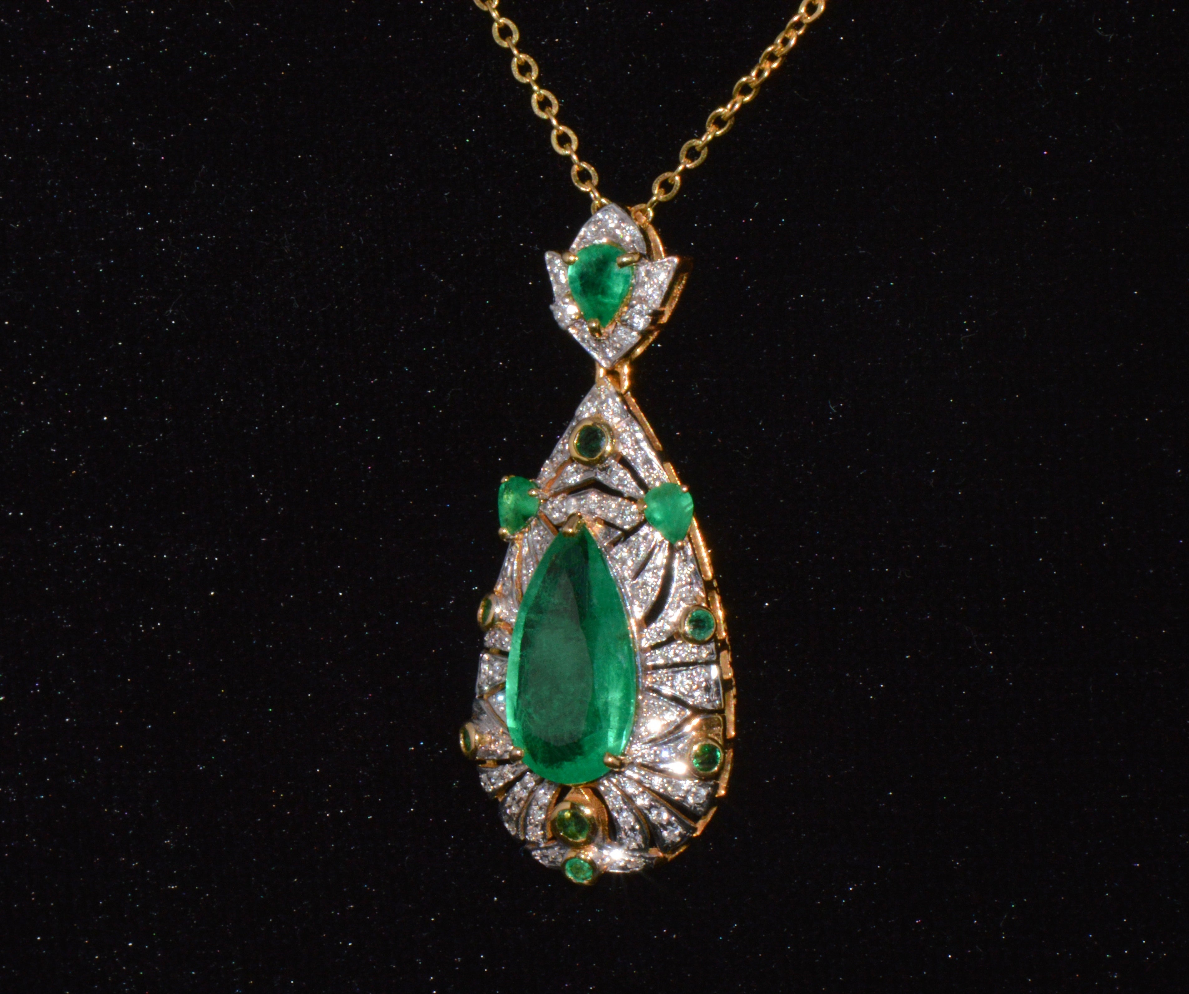 GIA Natural 4.10Cts Emerald Diamond Solid 18K Gold Pendant Necklace