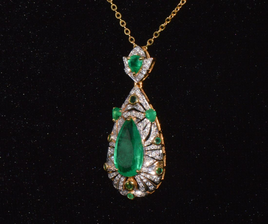 GIA Natural 4.10Cts Emerald Diamond Solid 18K Gold Pendant Necklace
