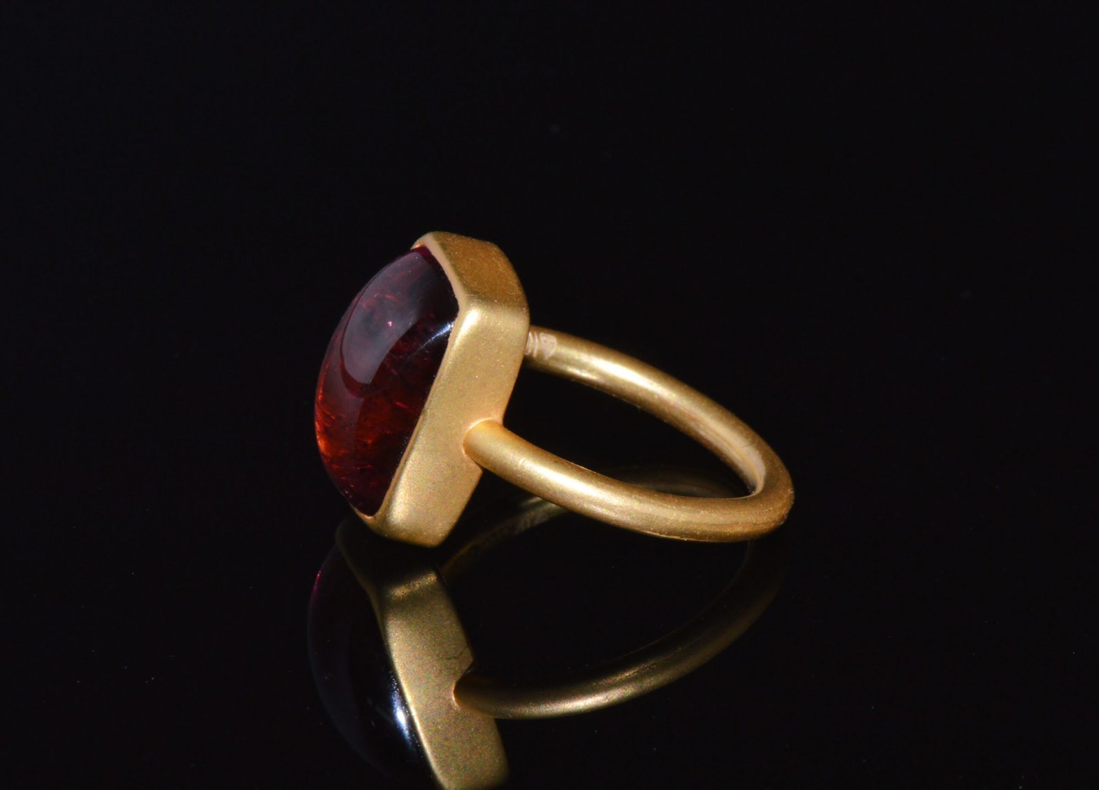 Certified Natural 9.75Cts Rubellite Tourmaline 18K Solid Gold Bezel Stacking Ring