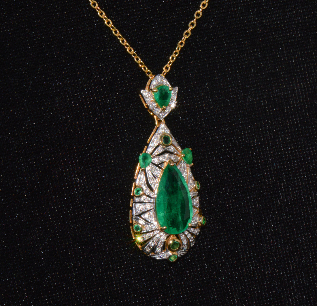 GIA Natural 4.10Cts Emerald Diamond Solid 18K Gold Pendant Necklace