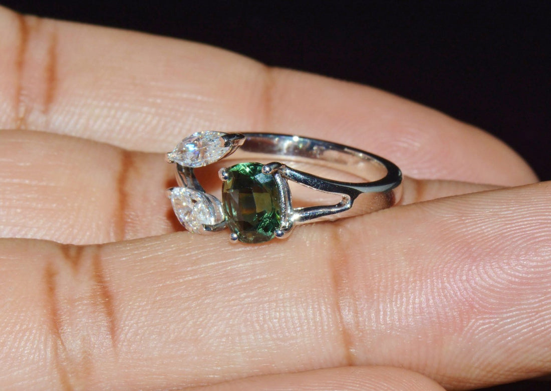 GIA Natural 2.10Cts VS F Diamond Unheated Bluish Green Sapphire 18K Gold Toi et Moi Bypass Ring