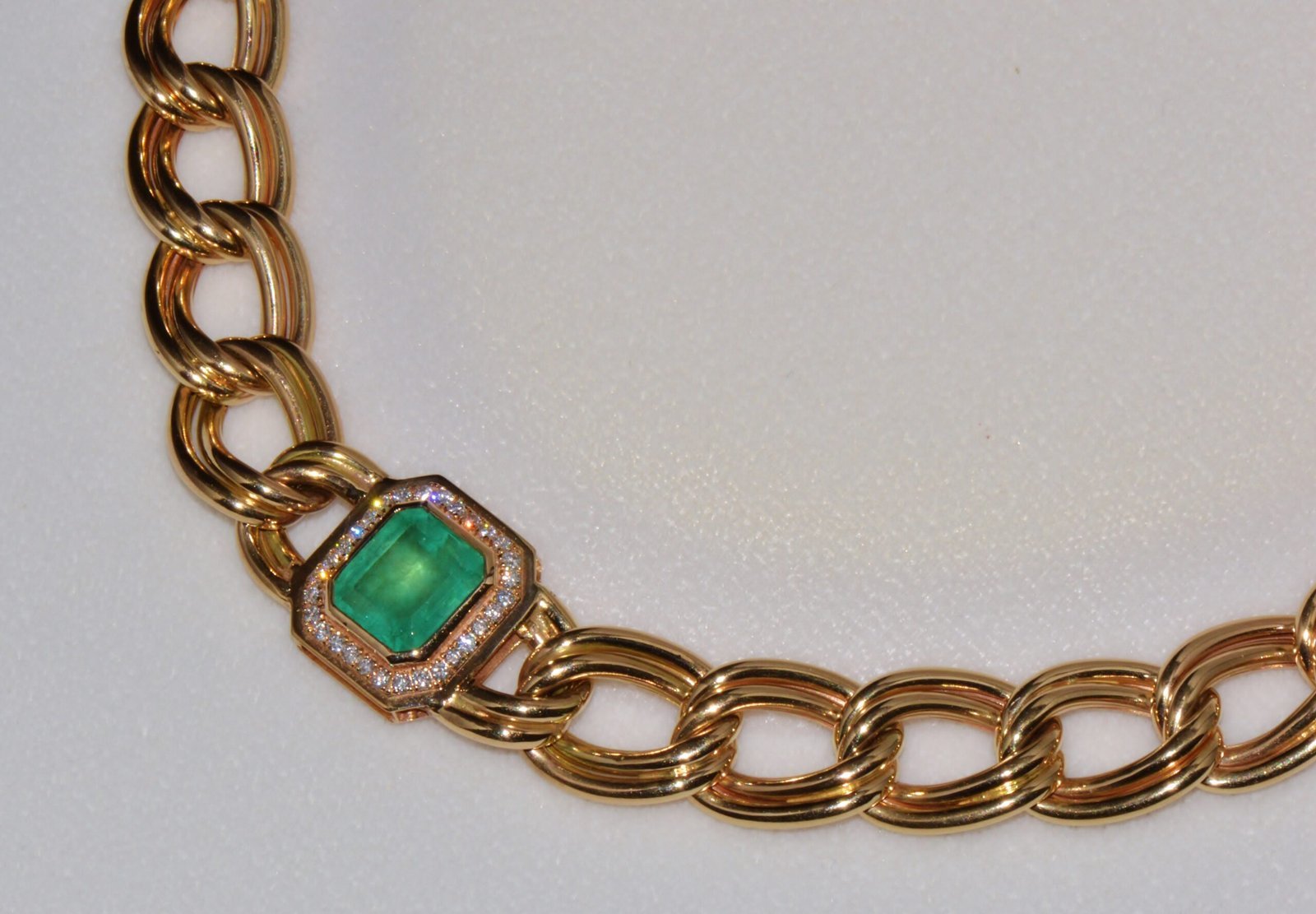 GIA Certified Natural 6.91Cts Colombian Emerald & Diamond 14K Italian Gold Statement Necklace