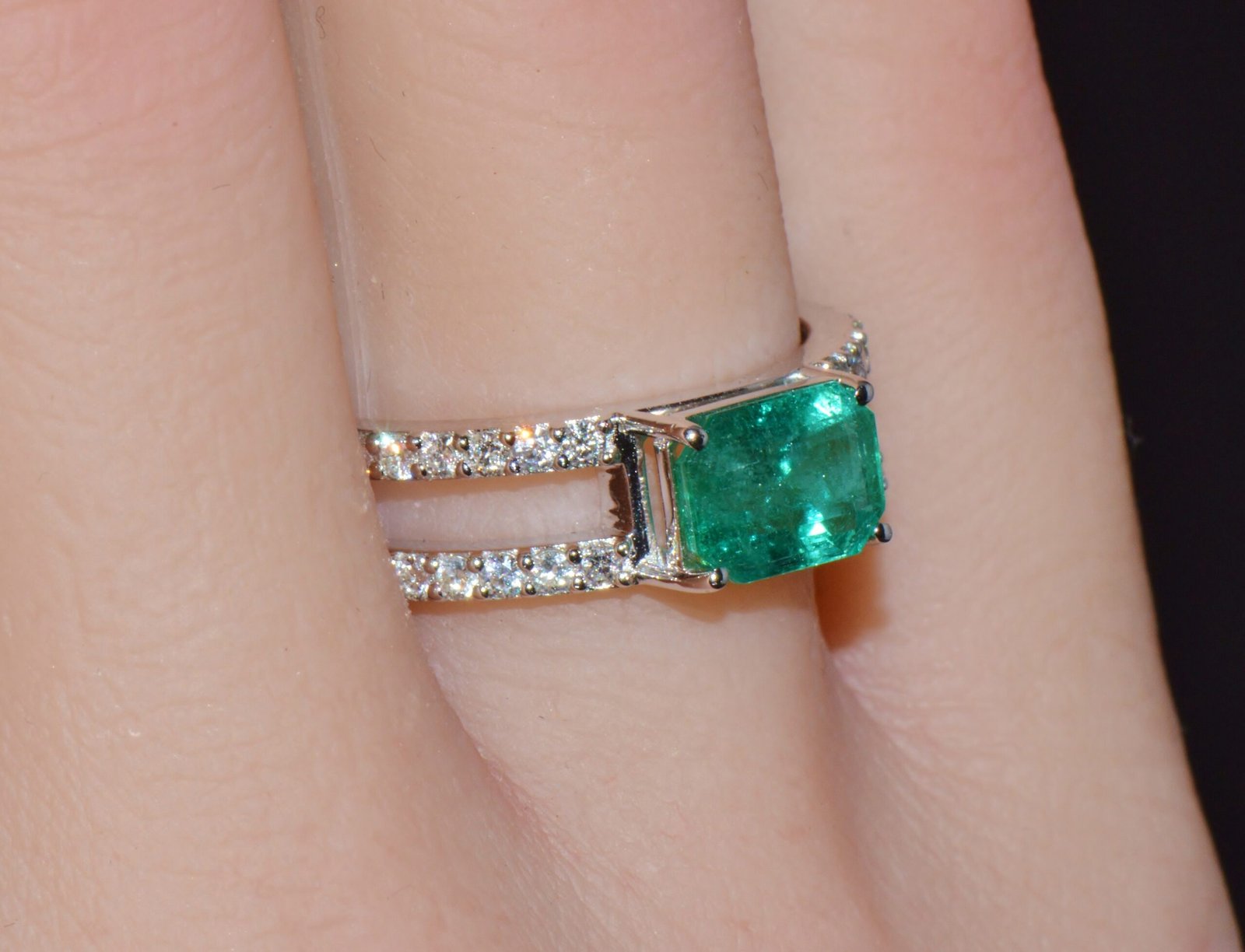 Certified Natural 1.84CTS Emerald & Diamond 18K White Gold Double Shank Ring