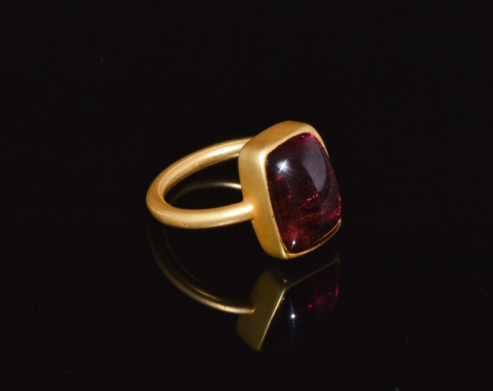 Certified Natural 9.75Cts Rubellite Tourmaline 18K Solid Gold Bezel Stacking Ring