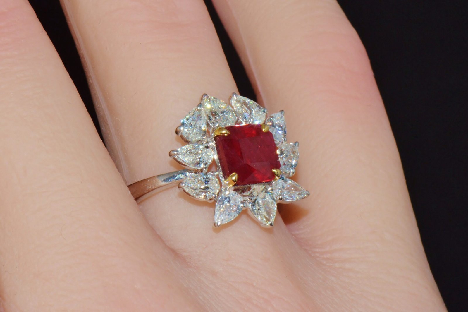 GIA Certified Natural 3.38Cts Madagascar Ruby Diamond Solid 18K Gold Cocktail Ring